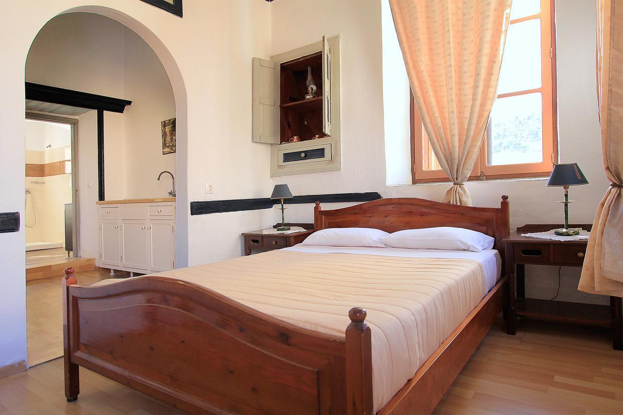 Traditional Apartments Alexandra Меис Экстерьер фото